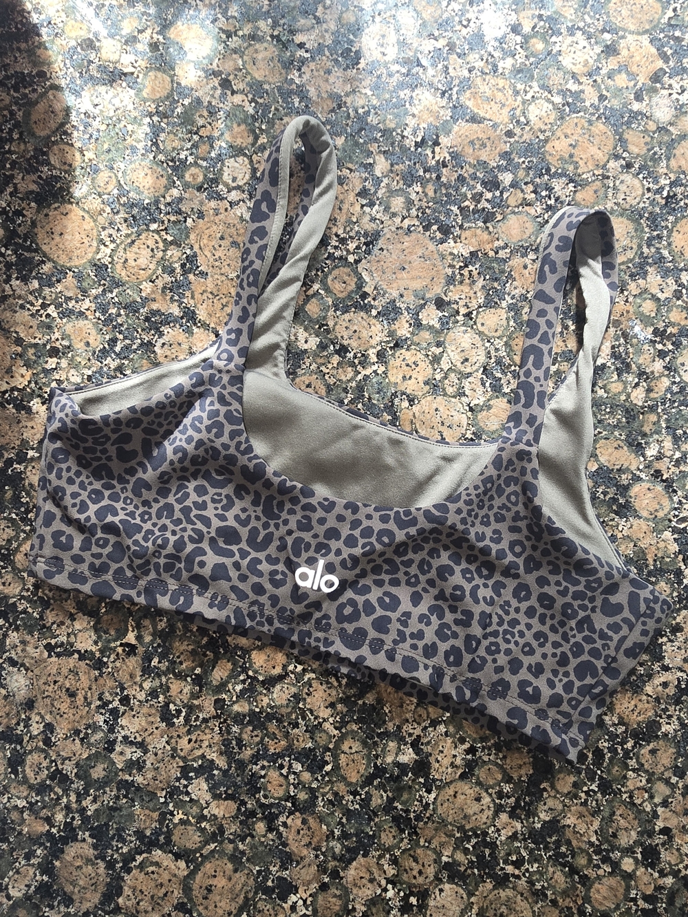 ALO Vapor Leopard Print Sport Bra Sz Small Olive Branch